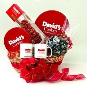  Davids Cookies 13013 Deluxe Gift Basket: Kitchen & Dining