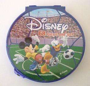 Disney Mickey Mouse 68 pcs Art Set & Traveling Case o)  