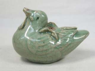   Dynasty style blue porcelain ware water pot of bird statue  