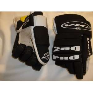  Vic 260 Ice hockey Gloves   size is 12.0 inches   Like New 