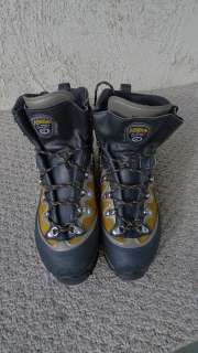 Lightly Used Asolo Titan GTX Mountaineering Boots Mens US 11  