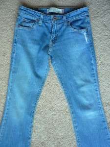 Gently Used~ Junior Girls~ LEVI Jeans~Size 3 Short~L@@k  