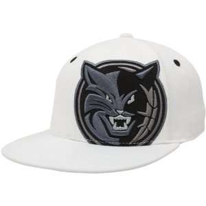   NBA adidas Charlotte Bobcats White Shudder Flex Hat
