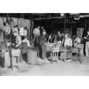  1909 child labor photo Night scene in Cumberland Glass 