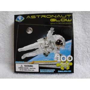    Astronaut Glow~ Glow in the dark 100 piece puzzle Toys & Games