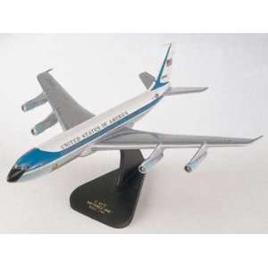  VC 137C Air Force One   1/100 scale model Toys & Games