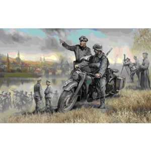  Zvezda 1/35 German WWII Solo Motorcycle R12 w/Crew Toys & Games