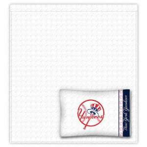  New York Yankees Sheet Set   Queen Bed: Sports & Outdoors