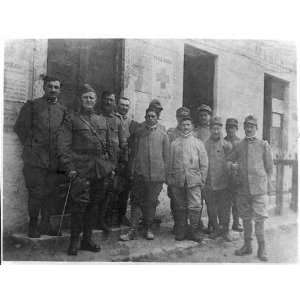  Lieutenant Lee & helpers,12 men in uniform,Italian Front 