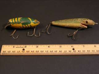 LOT OF2 @ ANTIQUE WOOD FISHING LURES PLUG RARE ? UNKNOWN HEDDON? OR 