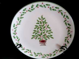 NEW Lenox Holiday HOLLY TREE 9 Accent Plate(s)  