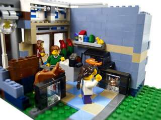 LEGO Collection 10218   Pet Shop + Casa di a Novara    Annunci