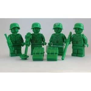  LEGO Toy Story Green Army Man Lot Toys & Games