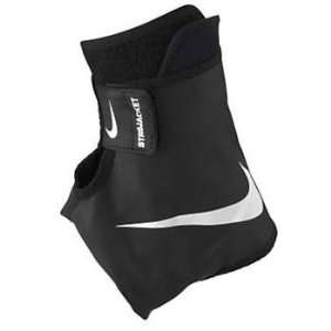 Nike Str8 Jacket L Black/White (Shoe size 10.5 12)  Sports 