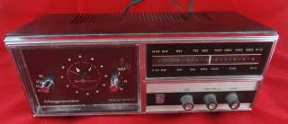 Vintage Magnavox Solid State AM FM Clock Radio  
