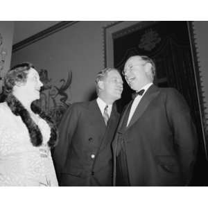   Sen. Robert Taft, John Hamilton, Mrs. Robert Taft
