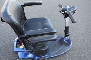 Pride Mobility Revo 3 Wheel Scooter   Excellent Condition  
