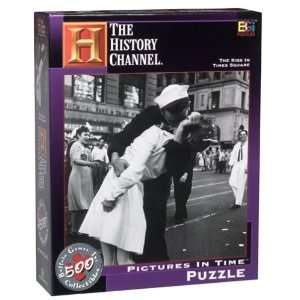   The Kiss in Times Square Pictures in Time Puzzle Toys & Games