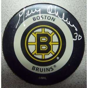   Hockey Puck Boston Bruins PSA COA   Autographed NHL Pucks Sports
